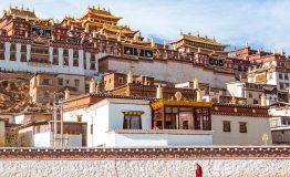 Panorama view of Ganden Sumtseling Monastery, he largest Tibetan monastery in Shangri-La, Yunnan, China.