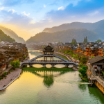 ✨ Du lịch Phượng Hoàng Cổ Trấn – Chạm vào giấc mơ cổ trấn nghìn năm